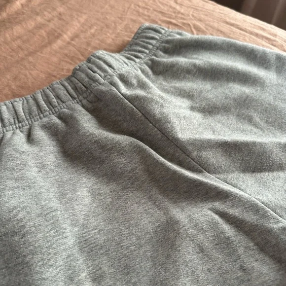 ALO Yoga Women's Sweat Shorts - Picture 5 of 6